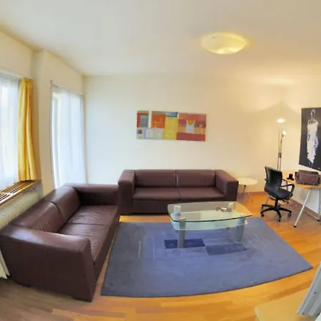 Tranquil Seafront Escape Apartment *